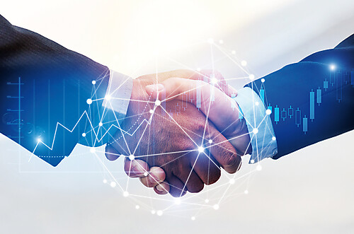 Bayrağın (bayrak koşusunda) siyah bir elden beyaz ele aktarılması