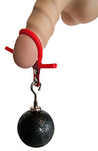 Penis mit daran angehängtem Kugelgewicht