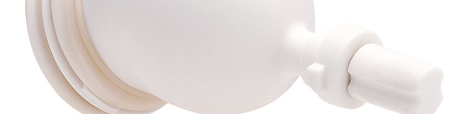 Penis büyütmede kullanılan PeniMaster PRO Basis aletinde penis başı sabitlemesi kesiti